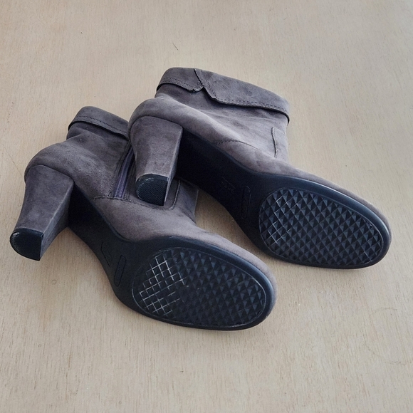 Aerosoles Aerolite Suede Boots - Picture 14 of 16